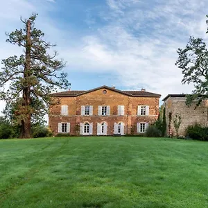 https://appartement-au-chateau-ars.hotels-rhonealpes.com